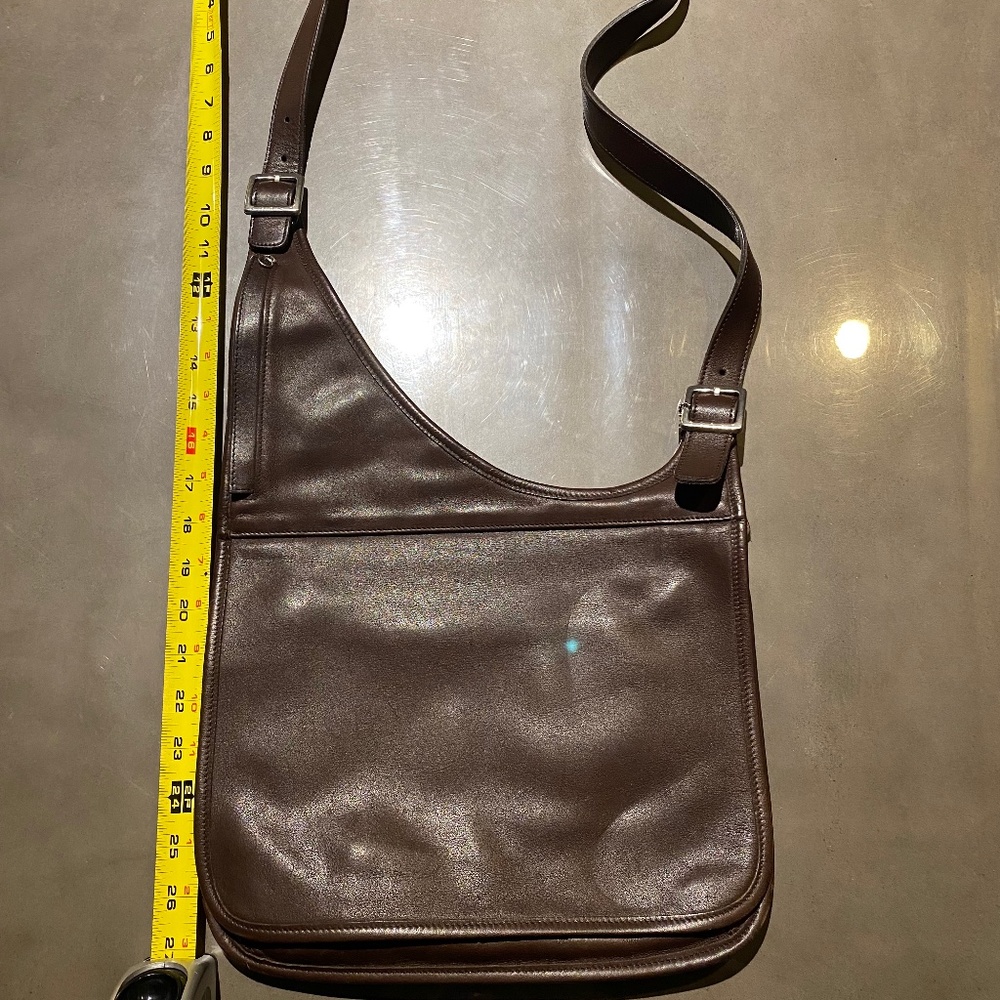 Vintage COACH brown leather crossbody bag